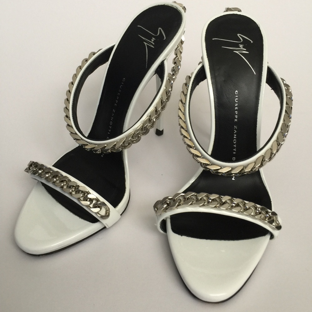 Giuseppe Zanotti Chain-Link Leather Sandal, White